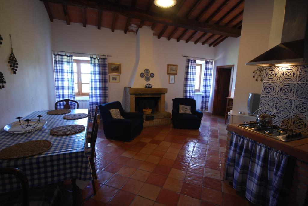 וולטרה Agriturismo Villa Opera חדר תמונה